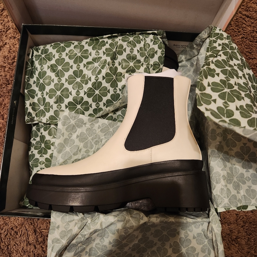NIB Kate Spade Winnie Leather  White boots - Picture 2 of 6
